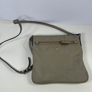 Michael Kors Kelsey Crossbody Bag Beige Nylon Large Casual Pockets Travel